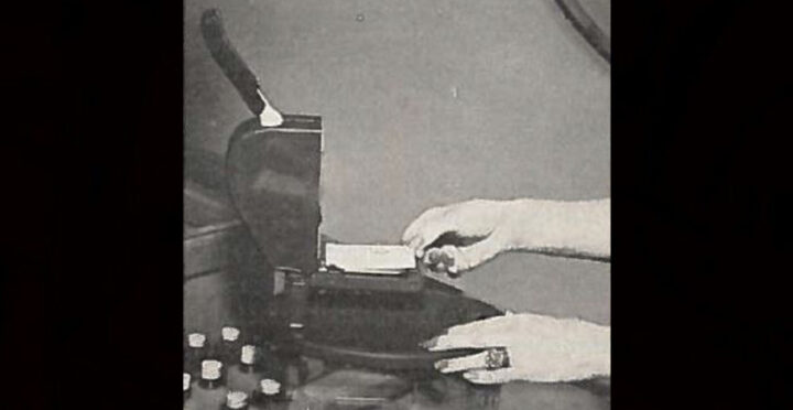 Kontobrickor ersätts av plastkort NK Kompanirullan 1959-3 Huvudbild